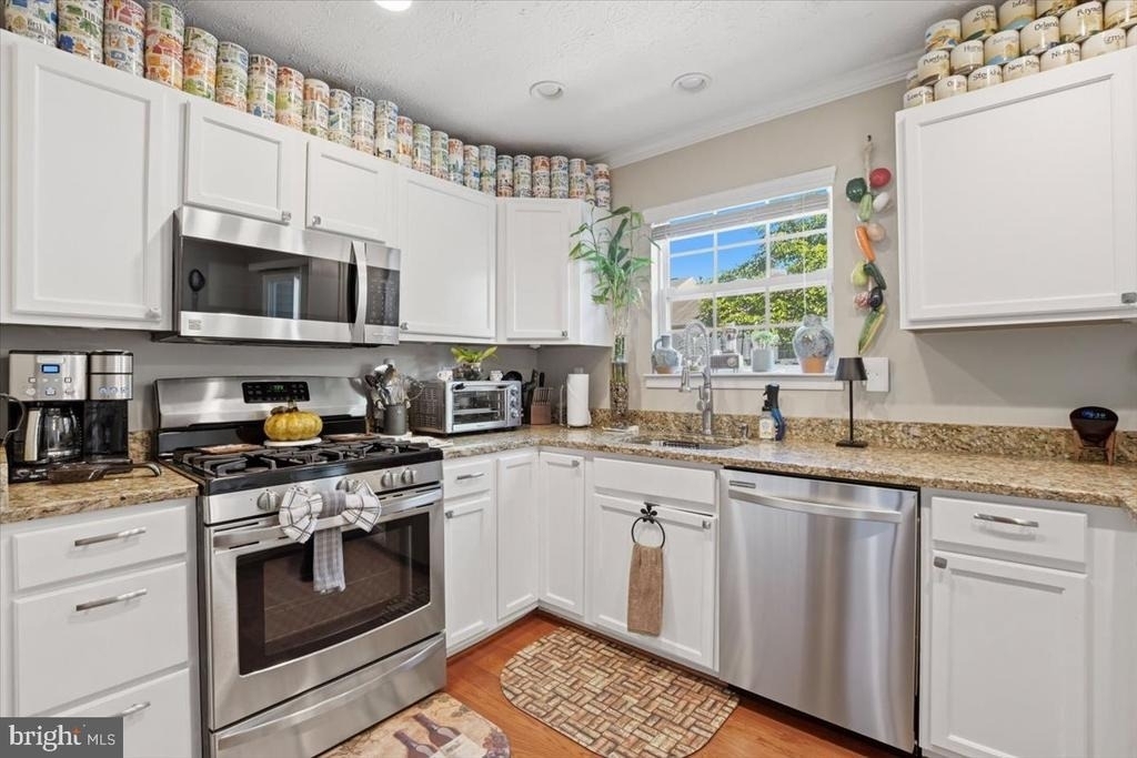 9944 Royal Commerce Place - Photo 10