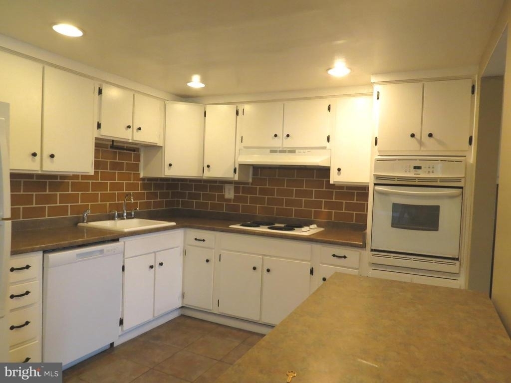 15310 Annapolis Road - Photo 6