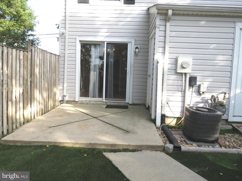 15310 Annapolis Road - Photo 32
