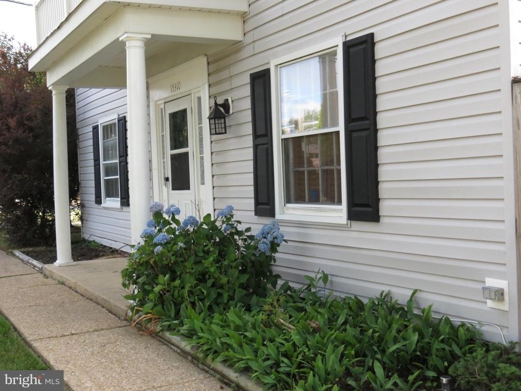15310 Annapolis Road - Photo 34