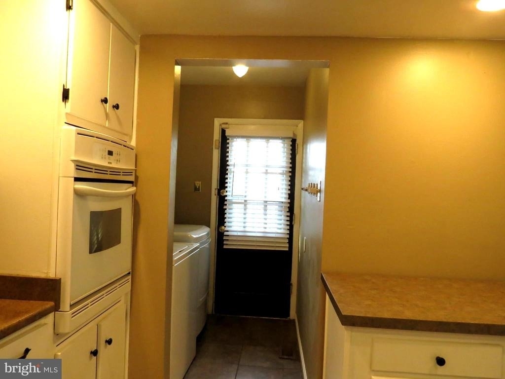 15310 Annapolis Road - Photo 11