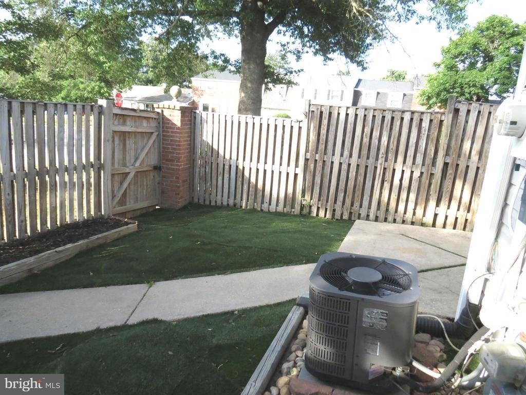 15310 Annapolis Road - Photo 28