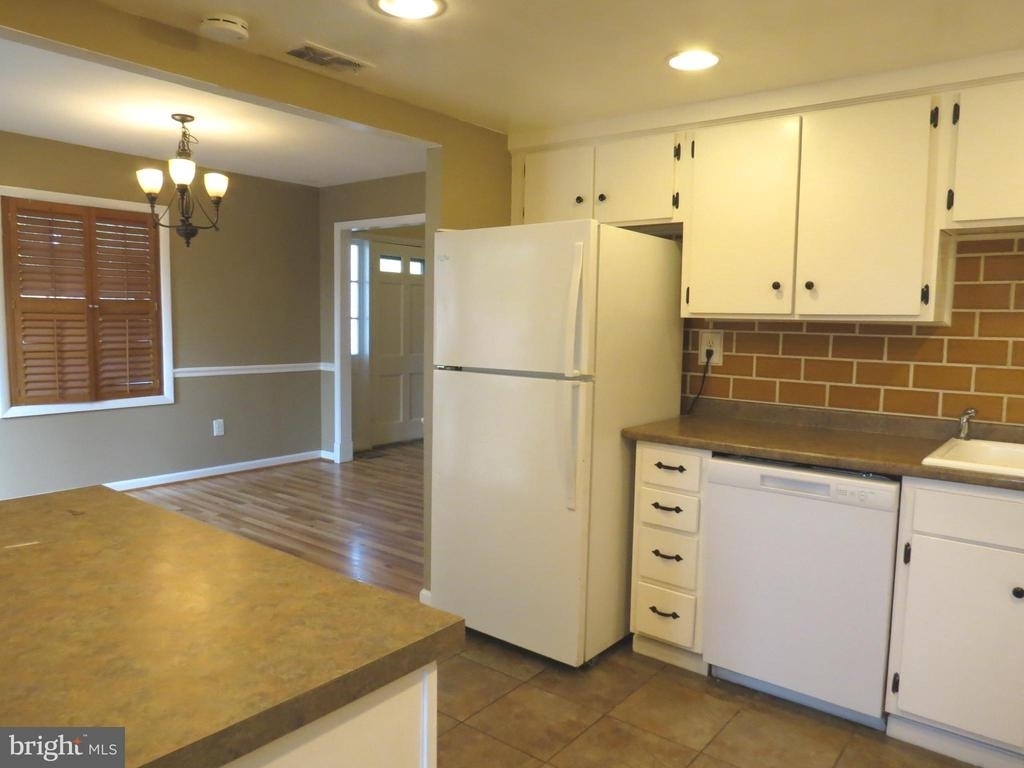 15310 Annapolis Road - Photo 4