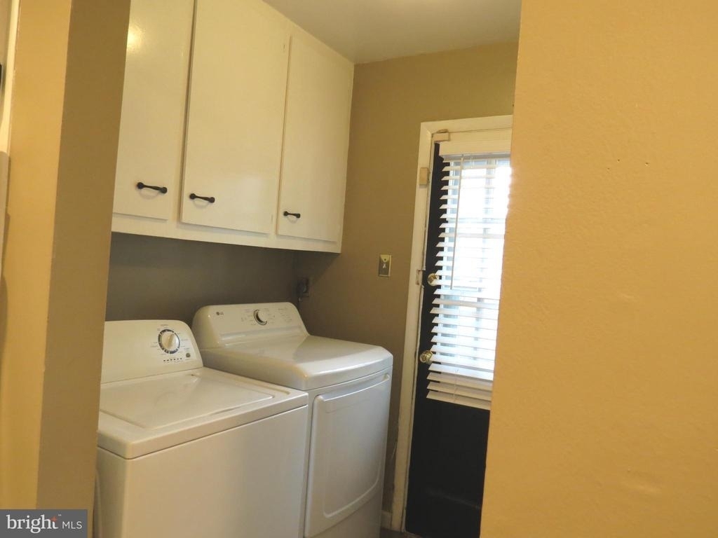 15310 Annapolis Road - Photo 10