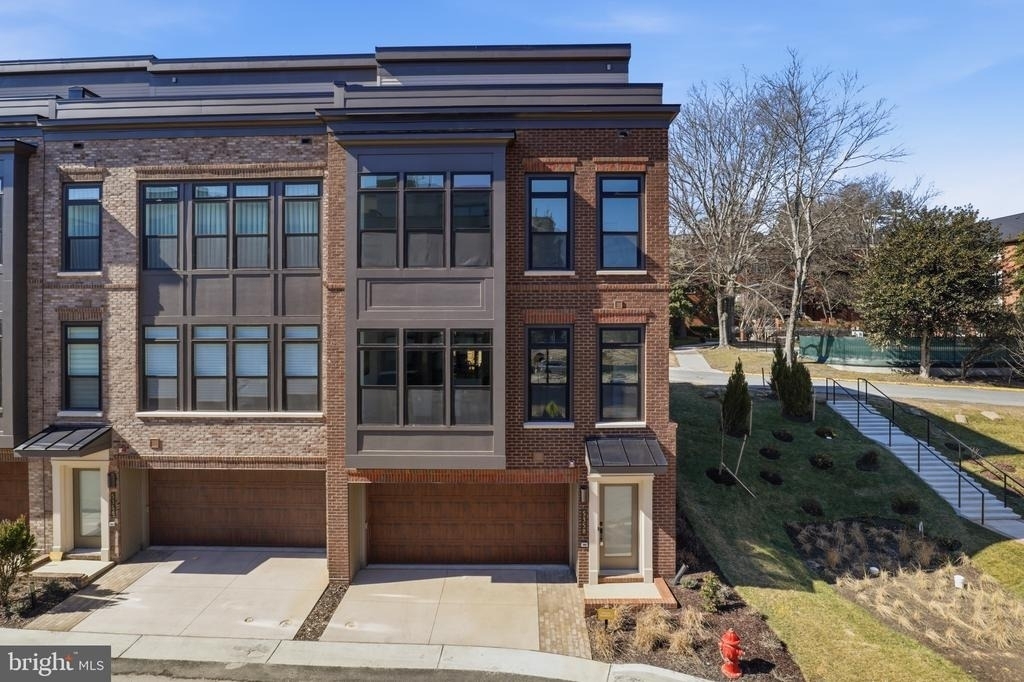 5358 Zenith Overlook - Photo 0