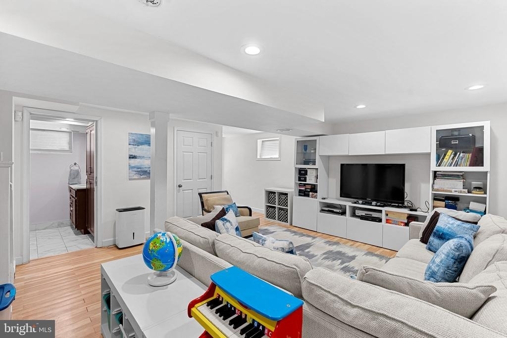 8909 2nd Avenue - Photo 15