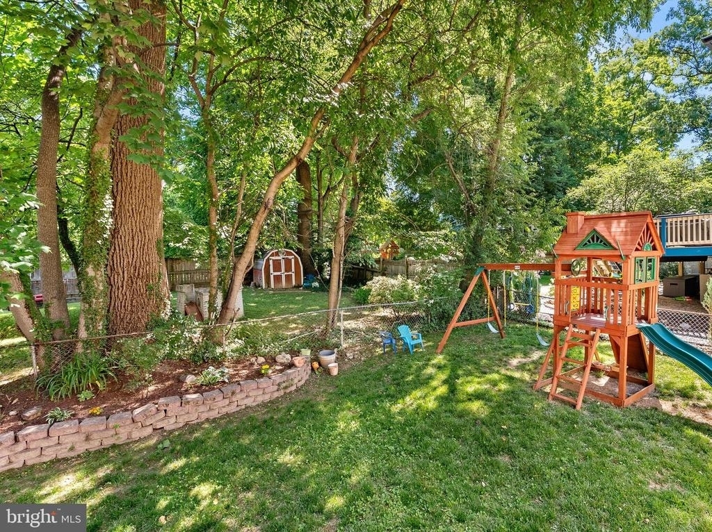 8909 2nd Avenue - Photo 2