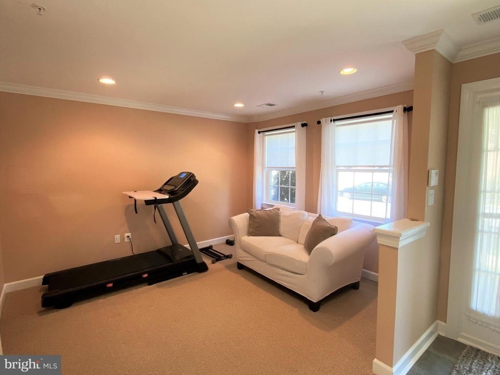 8907 Amelung Street - Photo 2