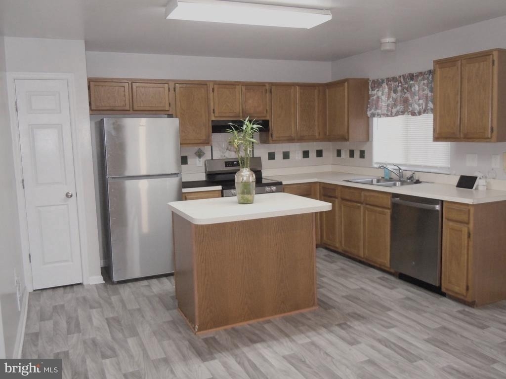 11203 Barnswallow Place - Photo 3