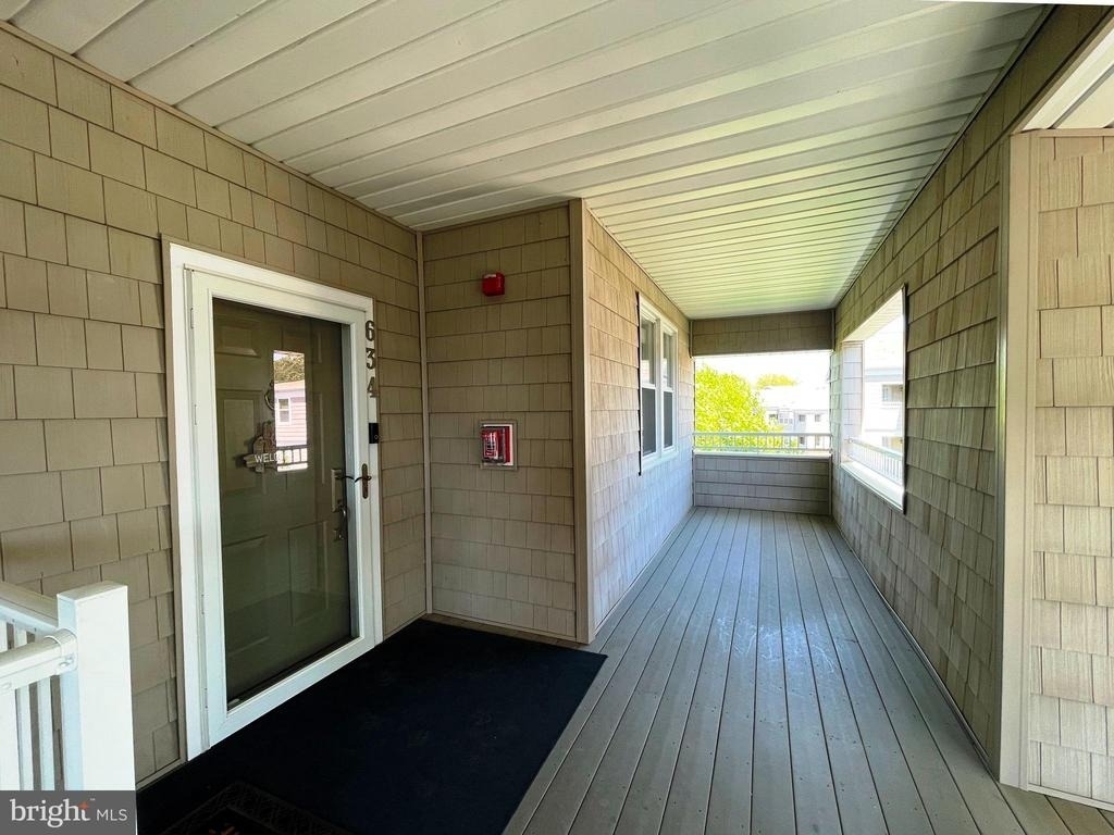 634 Oyster Bay Place - Photo 2