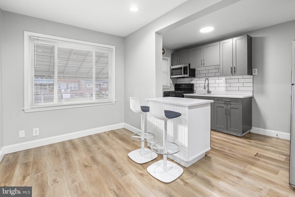 2203 Redthorn Road - Photo 5