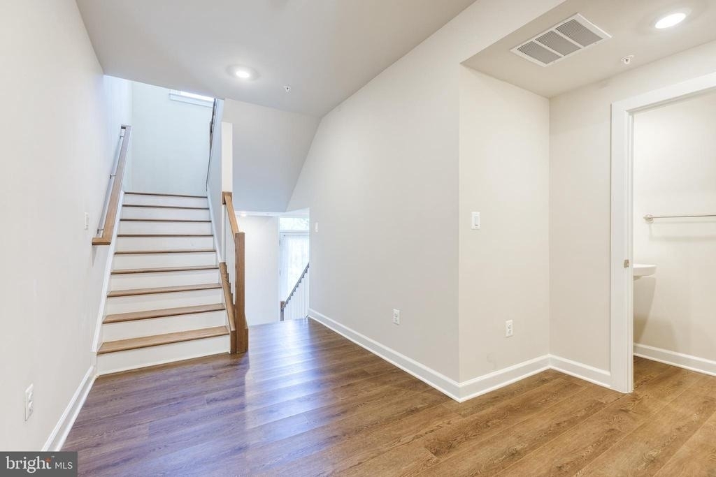 200 Hickory Hollow Court - Photo 2