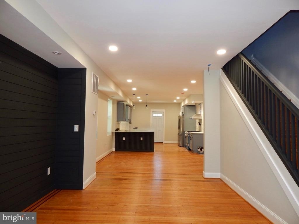 301 Cornwall Street - Photo 3