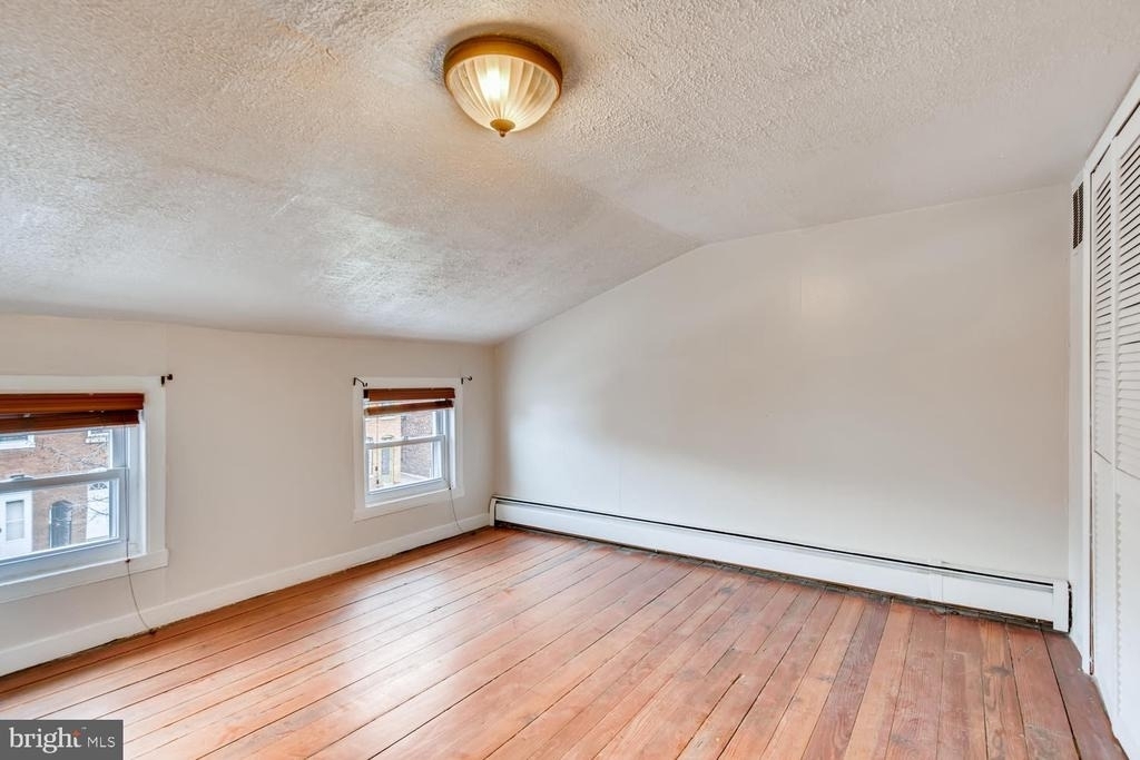 2217 Fleet Street - Photo 5
