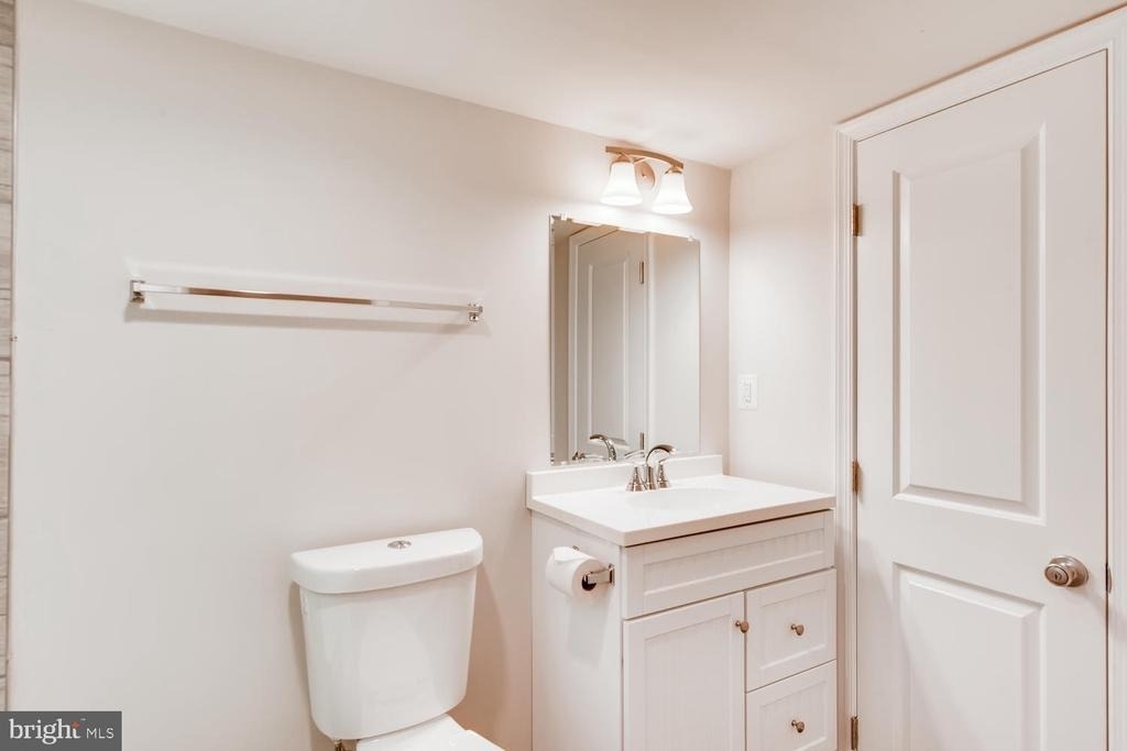 2217 Fleet Street - Photo 11