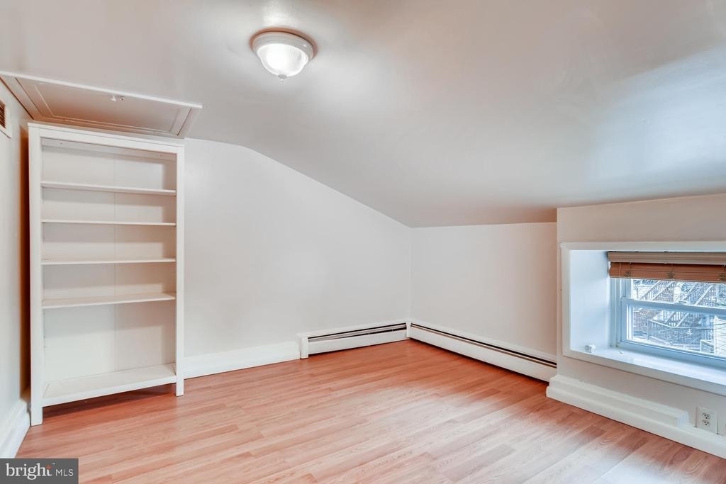 2217 Fleet Street - Photo 6