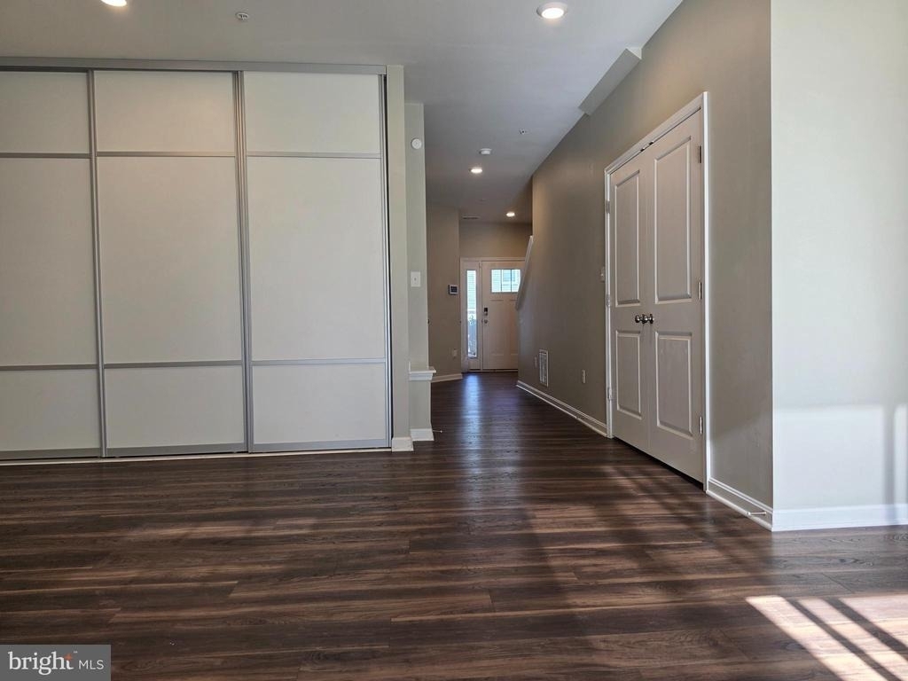 2008 Thornbrook Way - Photo 2