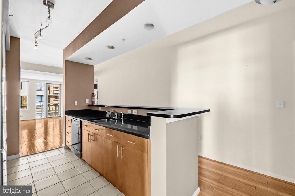 715 6th Street Nw - Photo 6