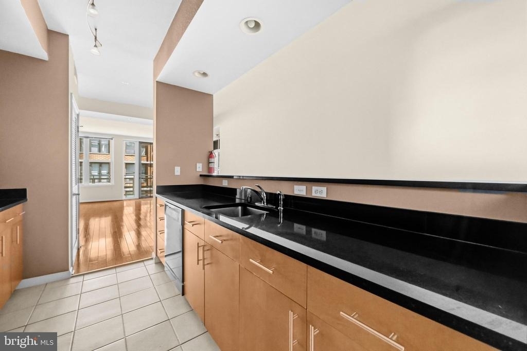 715 6th Street Nw - Photo 9