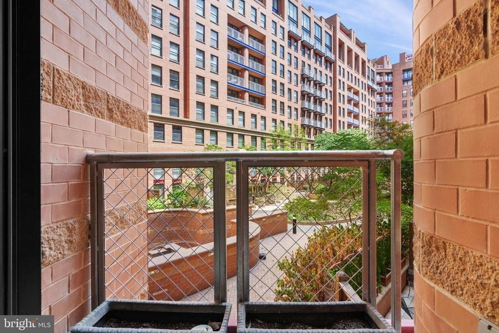 616 E Street Nw - Photo 24