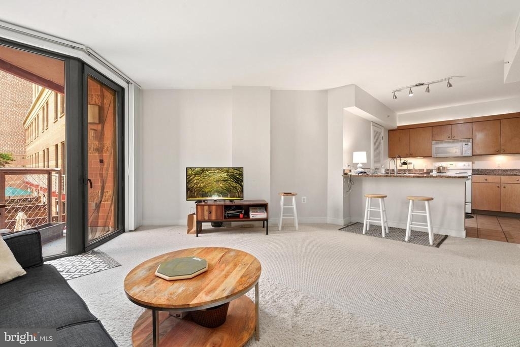 616 E Street Nw - Photo 2