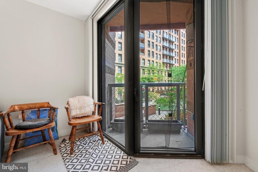 616 E Street Nw - Photo 5