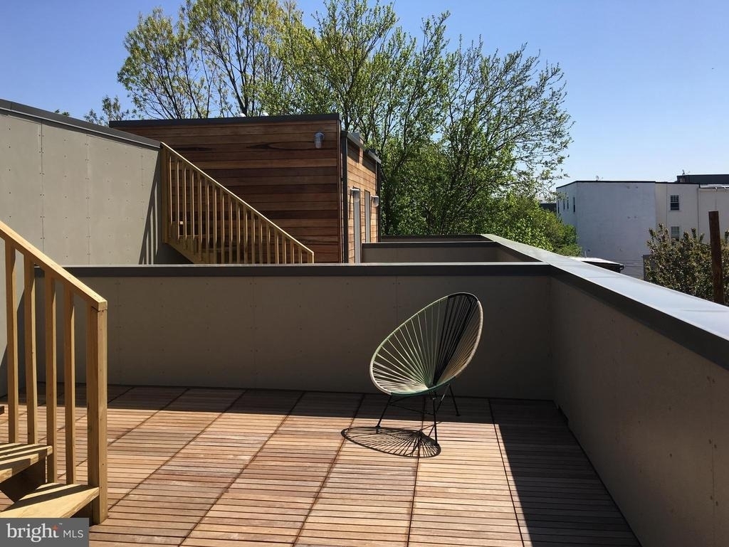 450 Ridge Street Nw - Photo 2
