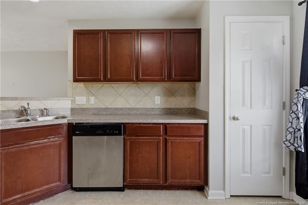 142 Collinwood Drive - Photo 13