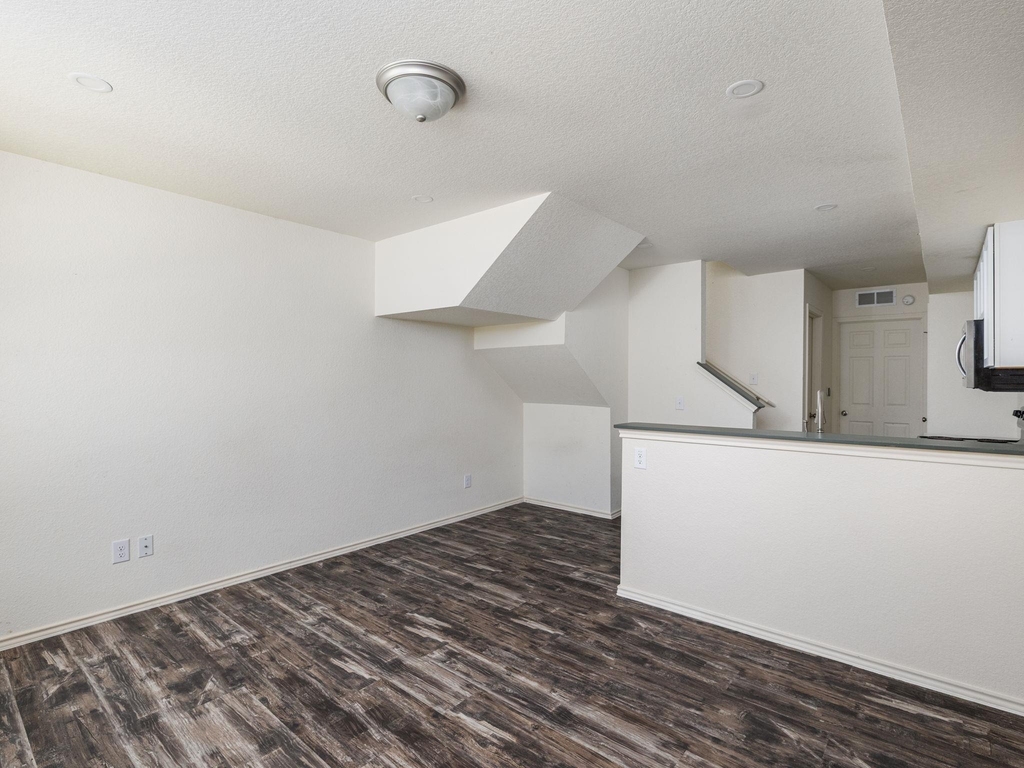 230 S Debus #101b Dr - Photo 3