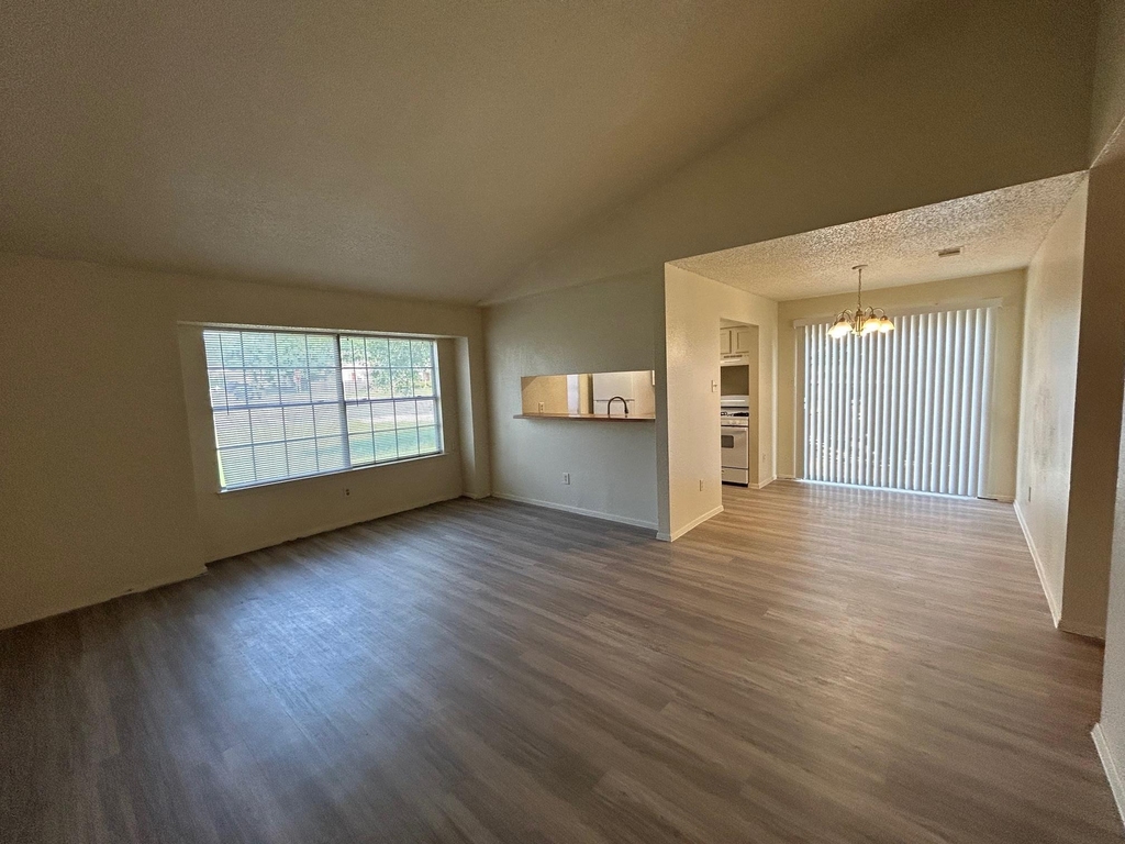 521 Greenlawn Blvd - Photo 2