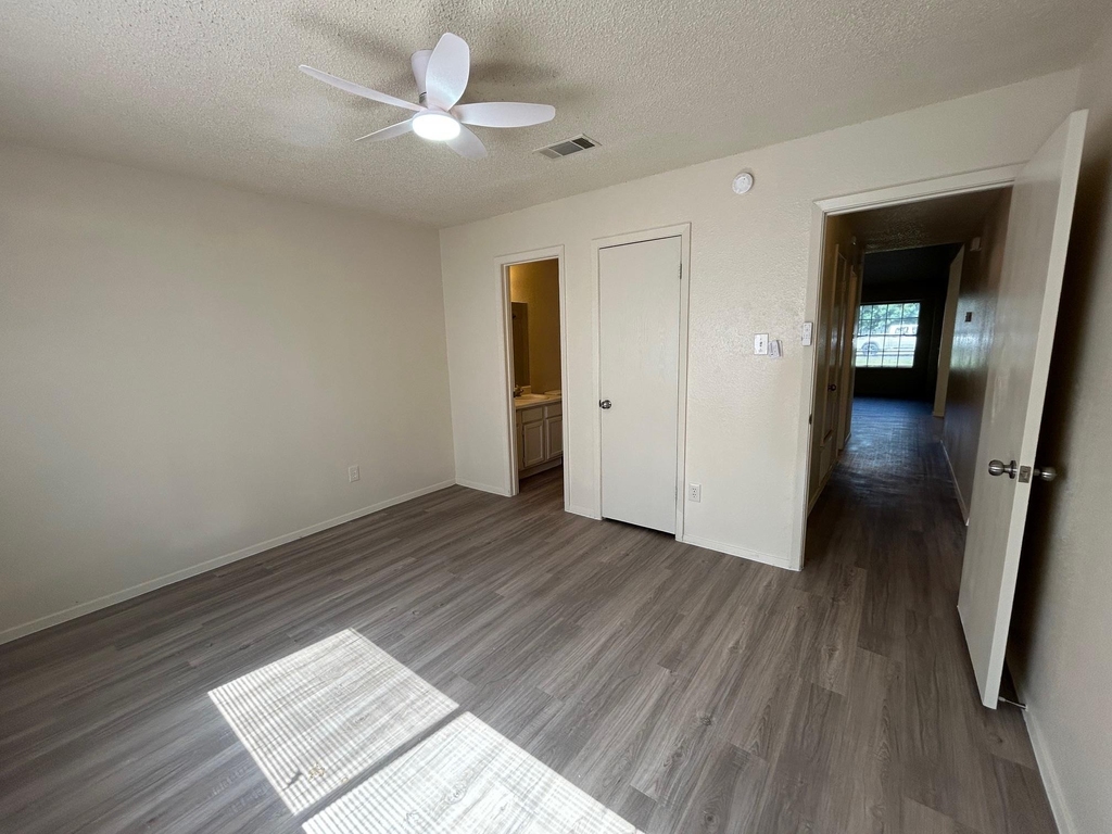 521 Greenlawn Blvd - Photo 8