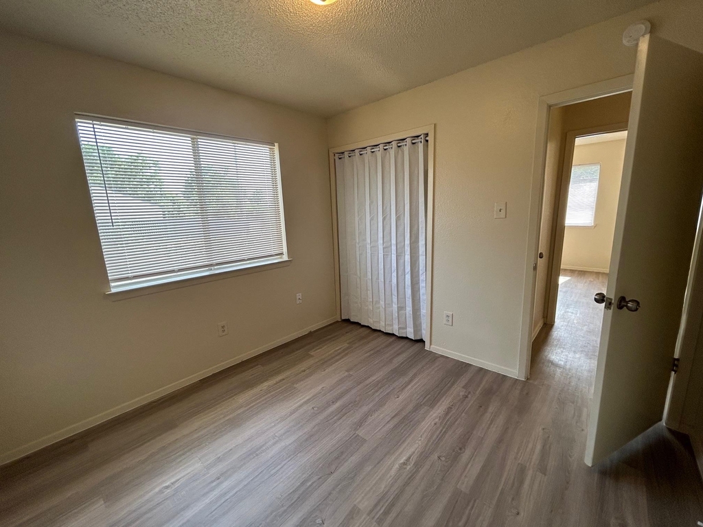 521 Greenlawn Blvd - Photo 14