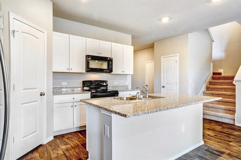 5905 Brocade Dr - Photo 3