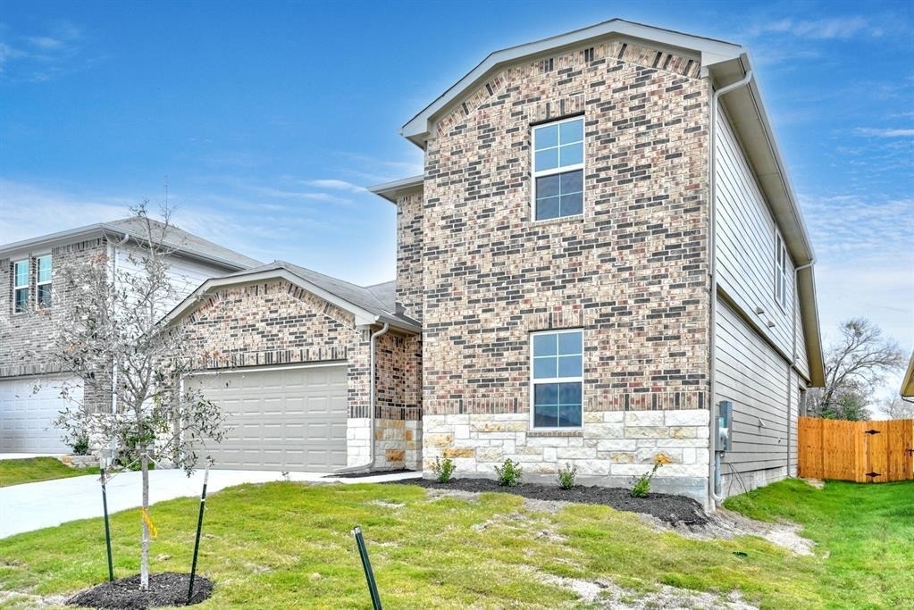 5905 Brocade Dr - Photo 0