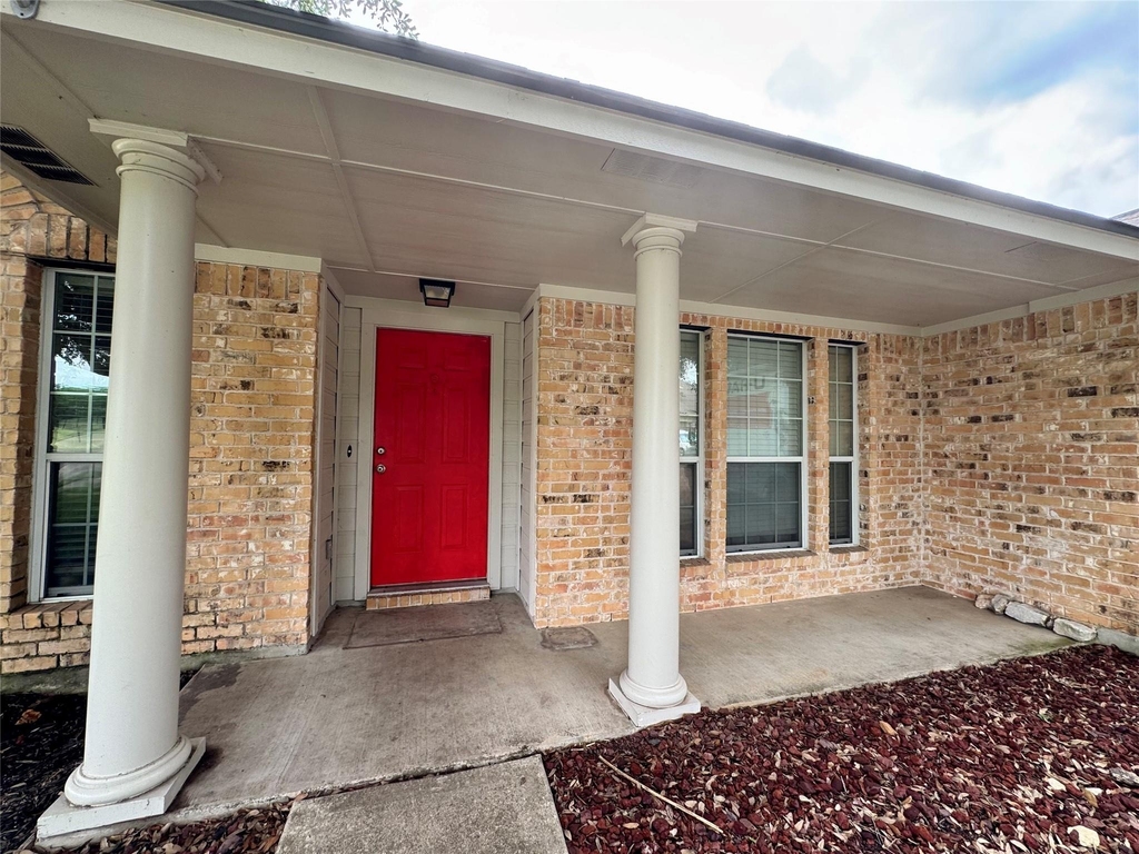 1315 Lou Gehrig Ln - Photo 2