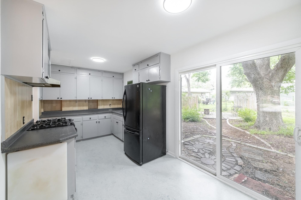 6202 Peggy St - Photo 4