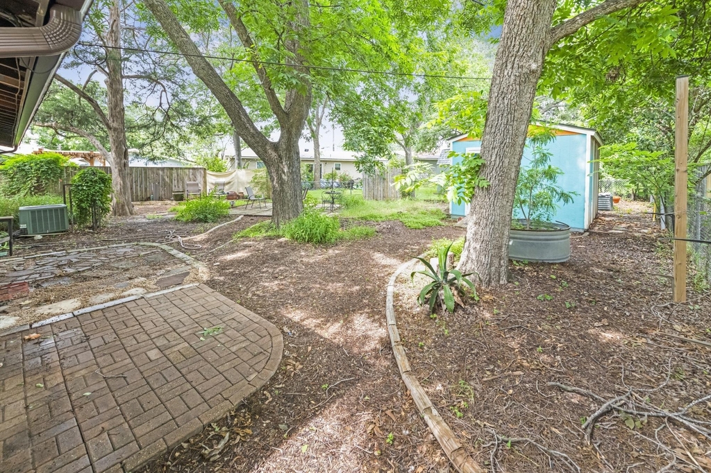 6202 Peggy St - Photo 12