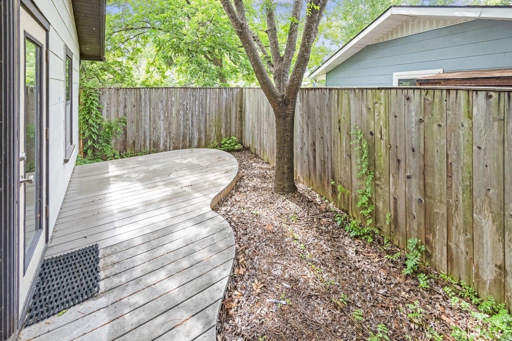6202 Peggy St - Photo 11
