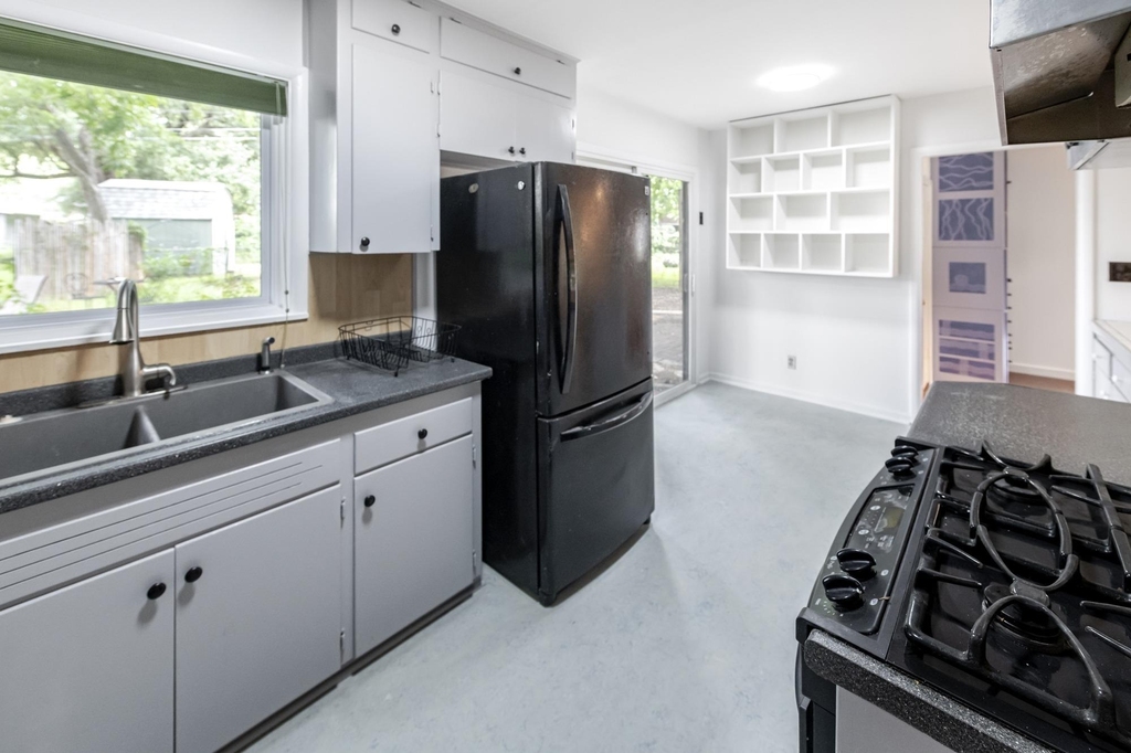 6202 Peggy St - Photo 3