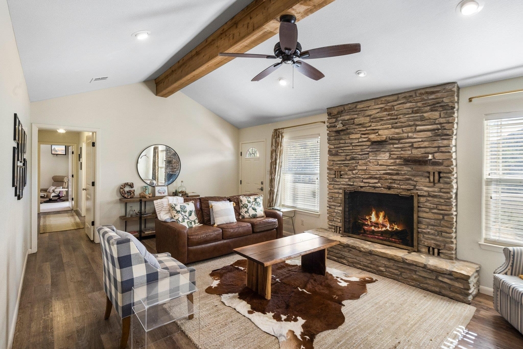 301 Hub Dr - Photo 3