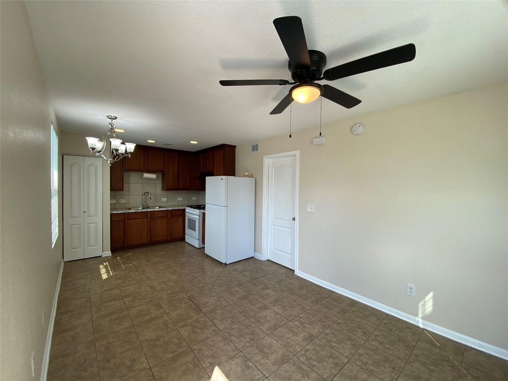 296 Ferrule Dr - Photo 2