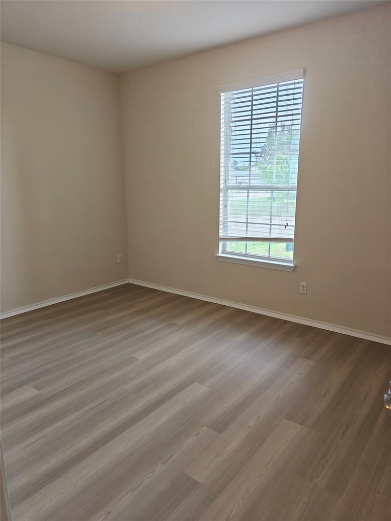 5610 Hopkins Dr - Photo 13