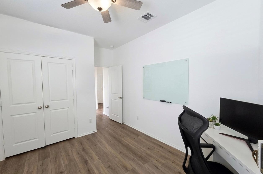 208 Wolf Springs Rd - Photo 19