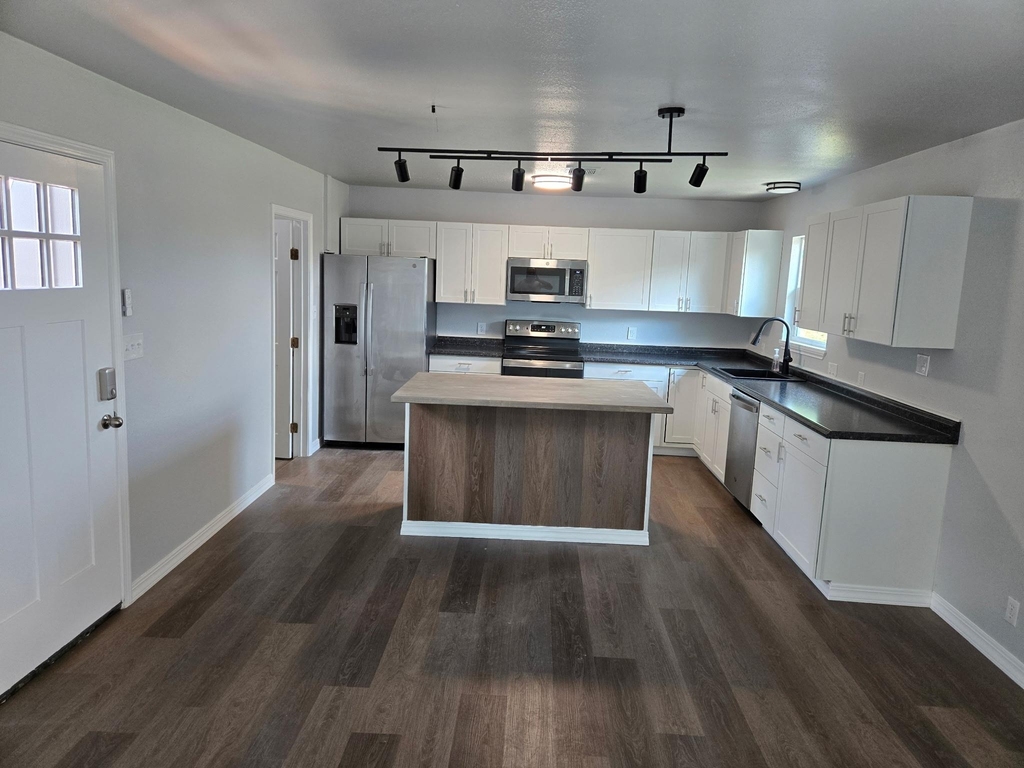 22101 Four Hundred Ave - Photo 3