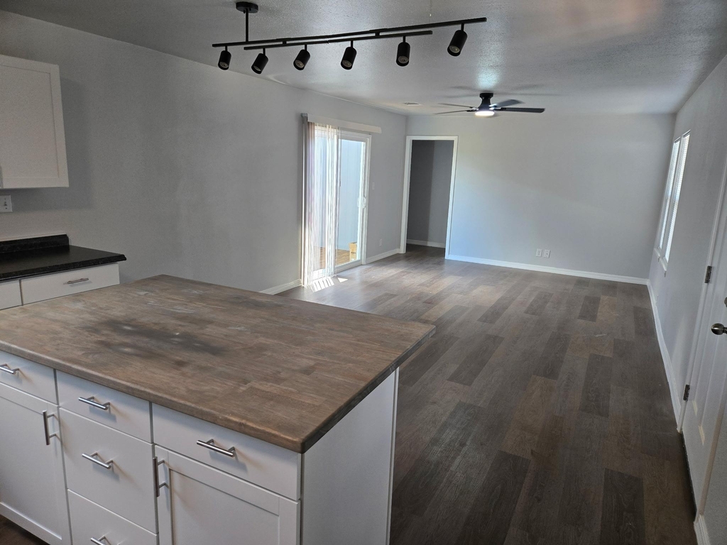 22101 Four Hundred Ave - Photo 1