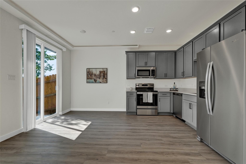 104 Creekside Trl - Photo 14