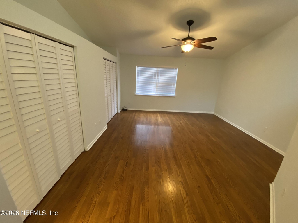 8562 Sturbridge Circle W - Photo 11