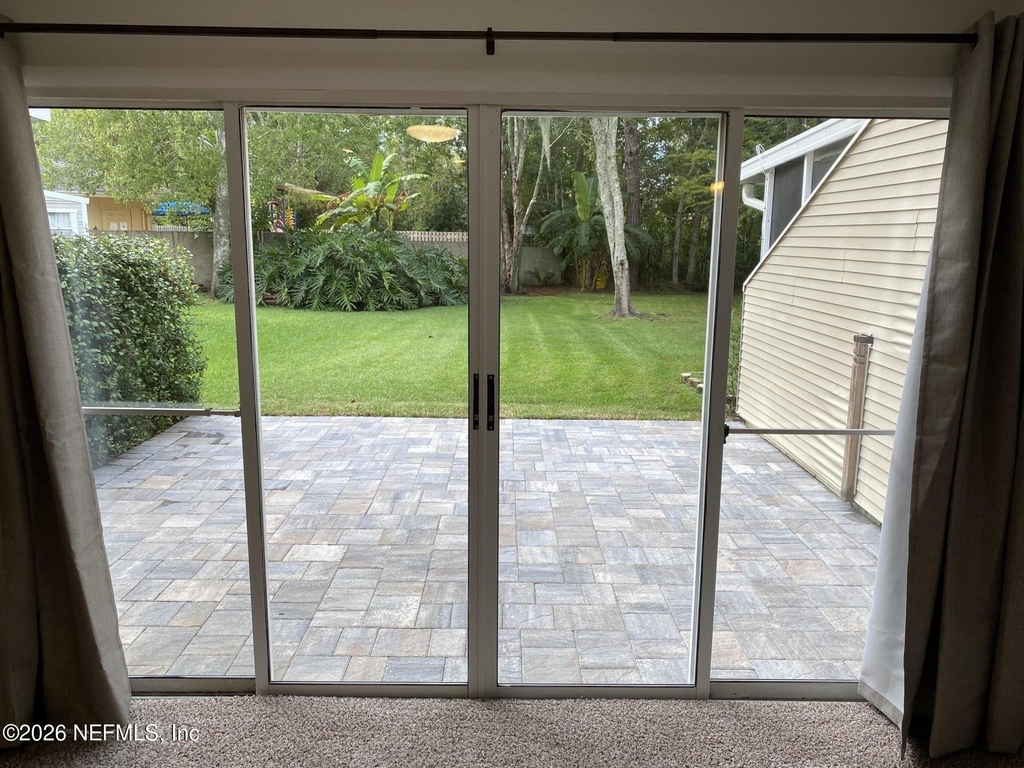 8562 Sturbridge Circle W - Photo 3