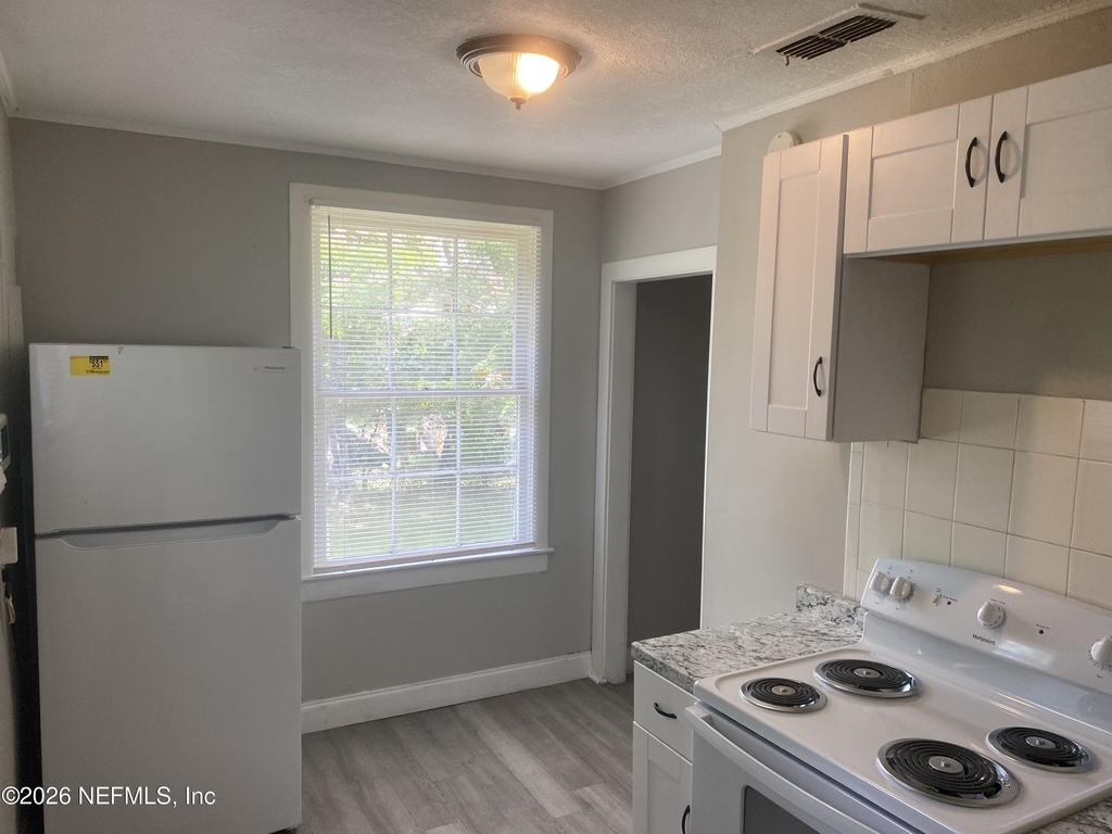 2854 Wickwire Street - Photo 5