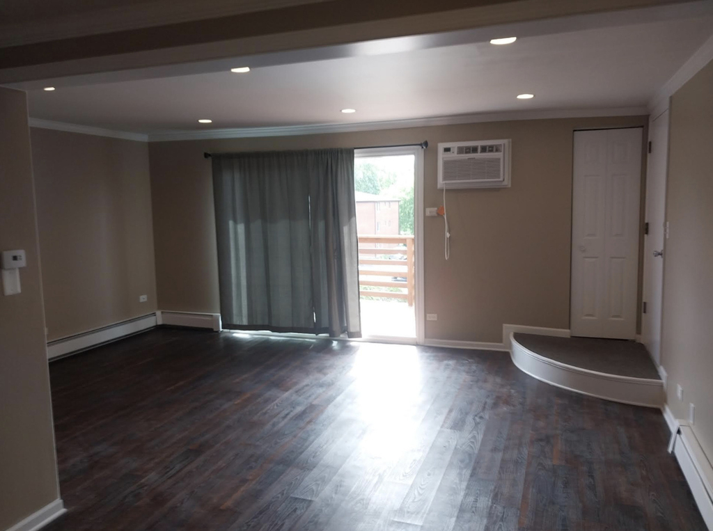 629 W 65th Street - Photo 6